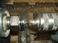 woodworking lathe technique: line up head and tail stocks